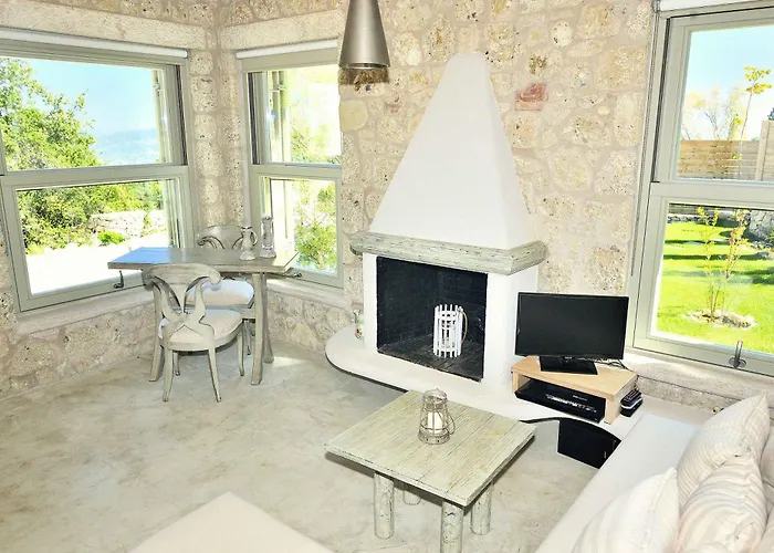 Mounty Island Villa Lazarata